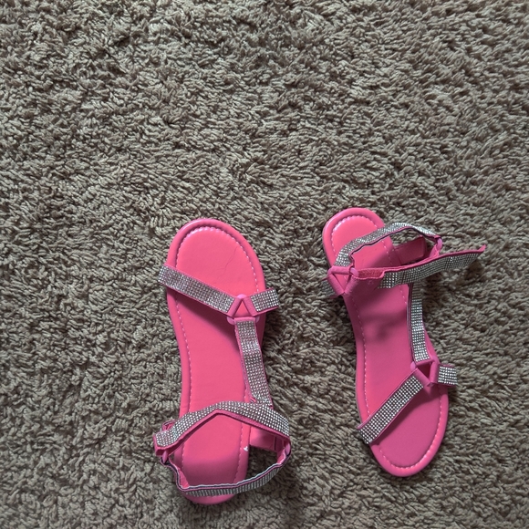 Flat sandal - Picture 1 of 4